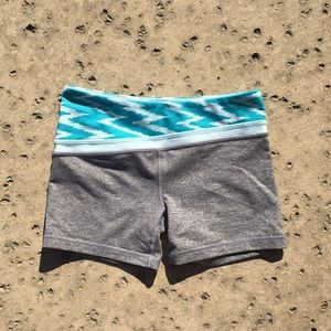 🎉HP🎉Super Cute Girls Ivivva Grey and Blue Shorts